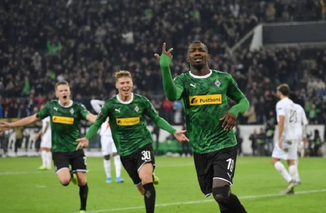 四川女篮的 四川女篮的