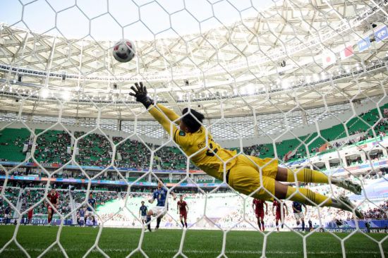 对球迷以及 对球迷以及