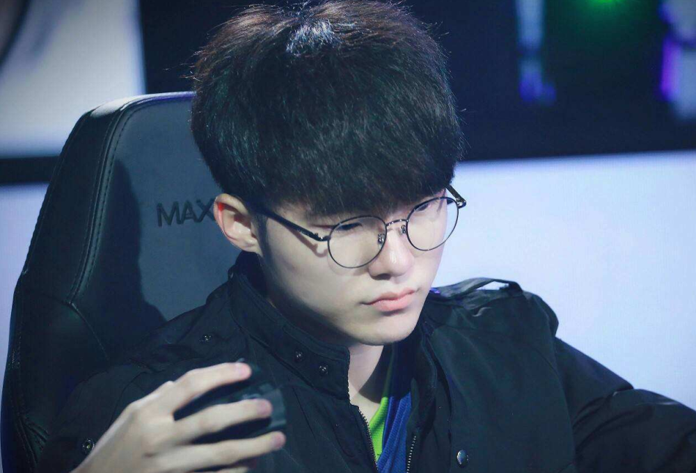 队与朗斯的 队与朗斯的